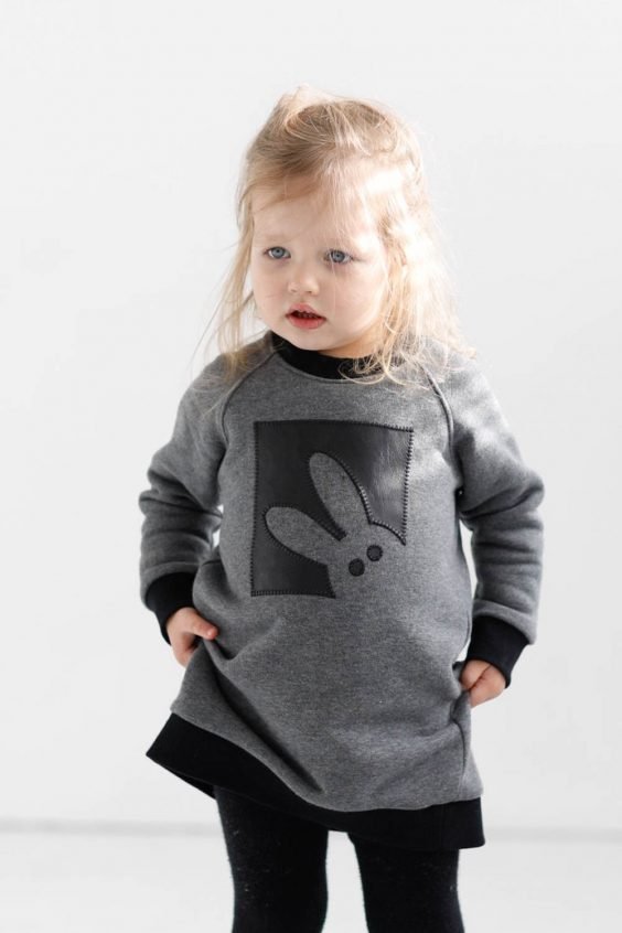 Warm jumper for girls ‘BUNNY’ – handmade from warm organic cotton knit with fleece inside.  It is decorated with handmade eco leather application of ‘BUNNY’.